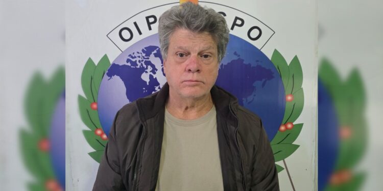 Sequestro de avião, roubo de R$5 milhões do Banco do Brasil e tráfico: quais os crimes cometidos pelo chefe do PCC preso na Bolívia