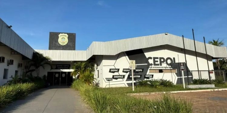 Tia é investigada por usar sobrinho de 9 anos para furtar cosméticos em shopping de MS