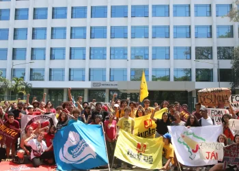 Estudantes encerram greve de quase dois meses na USP